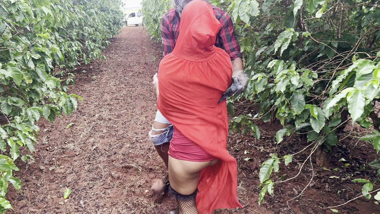 Jony PikaDmel: Большой Злой Волк встречает Шапочку в лесу и пожирает её. Непослушная Шапочка — отличный ужин