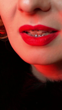 Lippenstift-fetisch-video - dame im pelz, nahaufnahmen