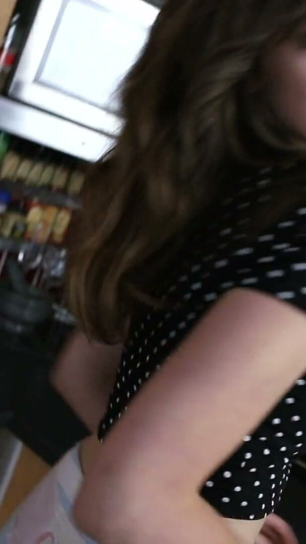 Bopping babes: Kate Anne - I'm on the Menu