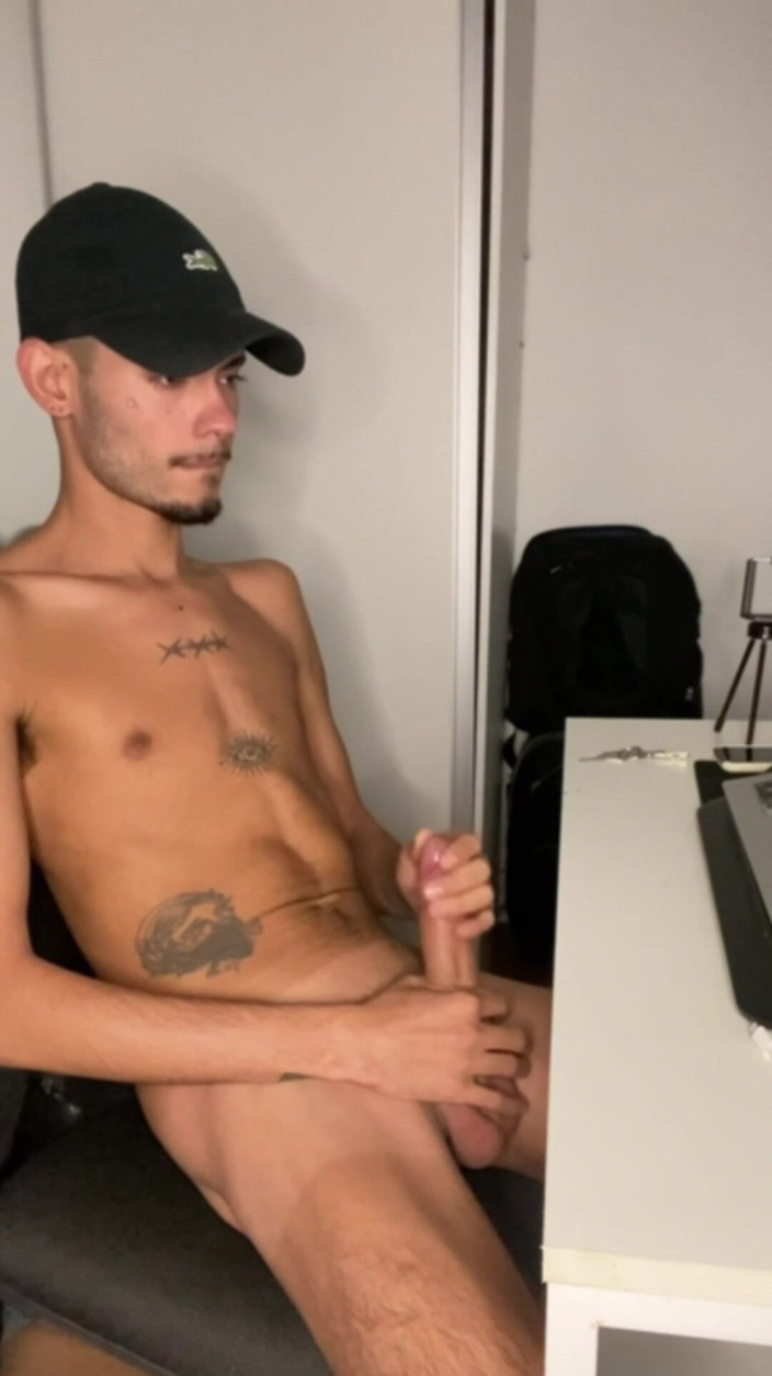 Heitor Bauman OFC: Nuevo masturbándose viendo