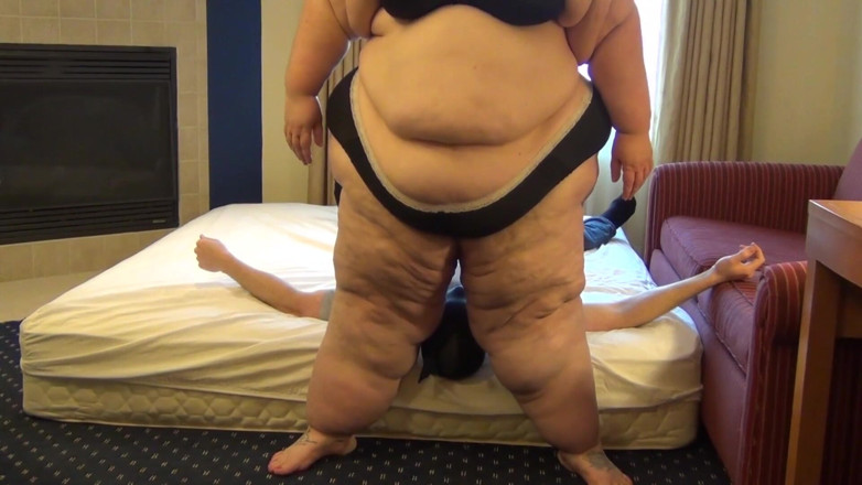 Full Weight Productions: La introducción de Savannah al trasero se deja caer 1
