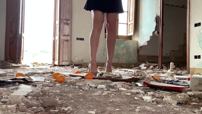 DINA LIGHT: Давили под каблуками