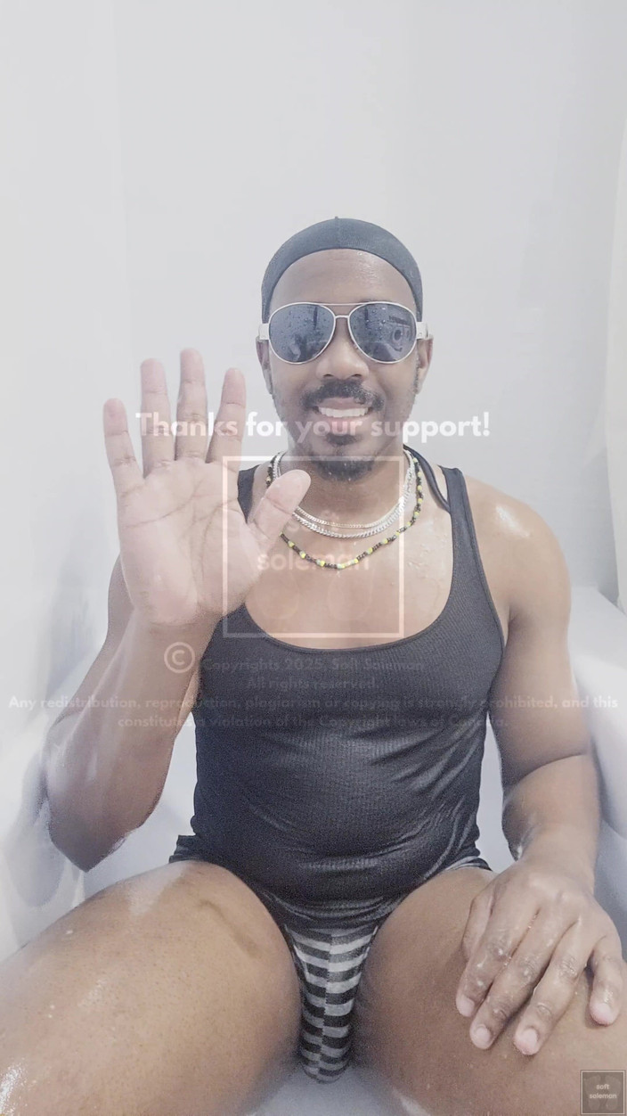 Soft Soleman: 我在浴缸里洗我的身体 5