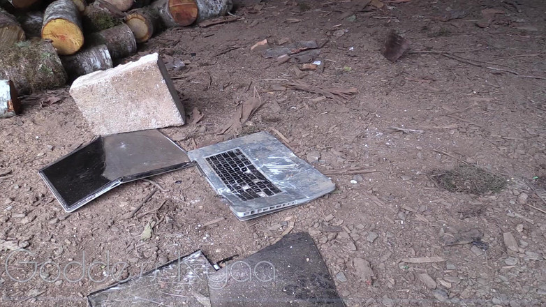 Kyaa Chimera: Schiacciamento del perdente del portatile - video personalizzato