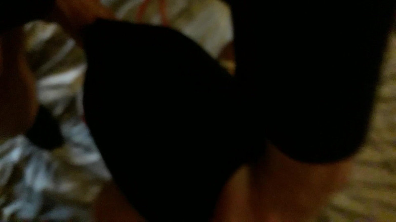 LauraOnHeels: MILF Legata E Bendata Succhia Un Cazzo POV