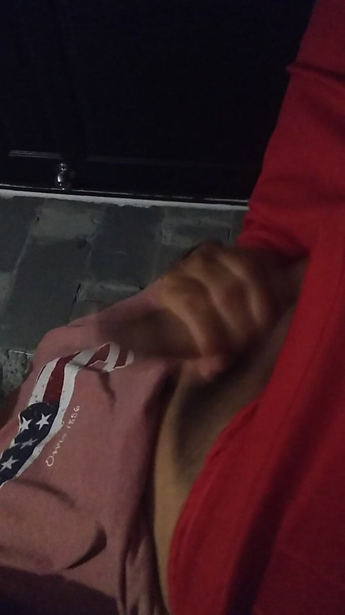 AlexAlejandro13: Penis skakar i badrummet