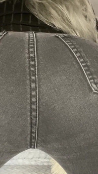 Rotten furzt in jeans