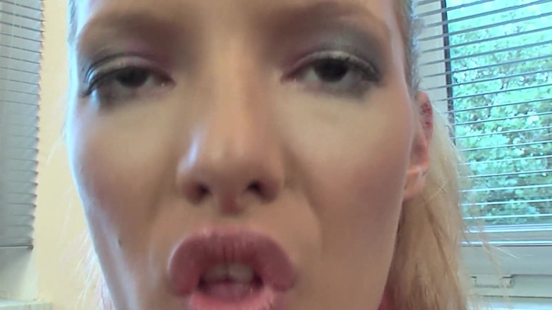 DARVASEX: Chętne cipki scena 3_sexy cycata Alisa w bieliźnie uwielbia się pieprzyć...