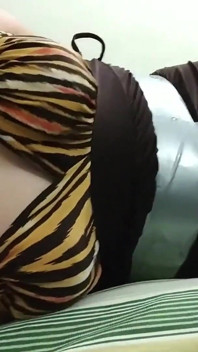 Babysittendes nachbarsmädchen erforscht versauten bondage-fetisch!