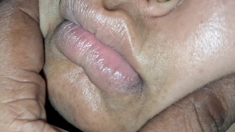 Catchybusty: Ncr Desi Bhabhiji Want to Lick