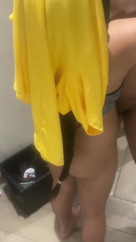 Adik tiri desi melakukan pushup, abang tiri datang dan mengongkek pepeknya