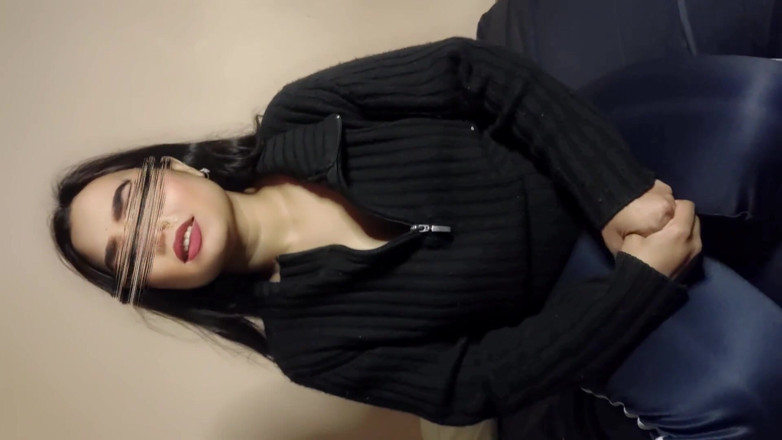 Faryal: bhaartiy prophesar ne 18+ kolej garl ki chudaee ki