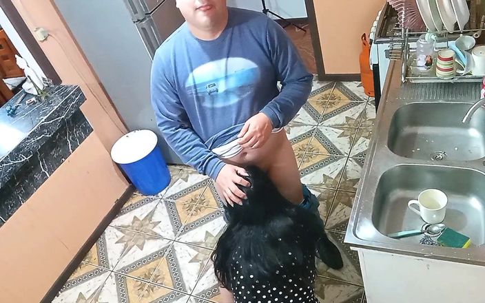 BBW Kelly Mom: Knullar mellan grytor och kokkärl: ett varmt kök"