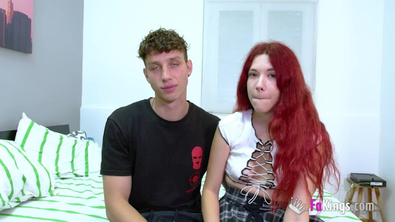 FAKings: 19 yaşındaki crow sniff bize 'hood'unu gösteriyor: hepsi için kendini göstermeyi...