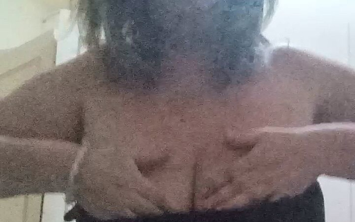 Susanmature: 喫煙とリラックス