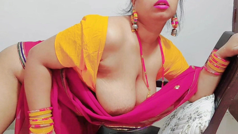 Hotty Jiya Sharmaa: Insegnante di indiano scopata duramente con due grossi cazzi nella...