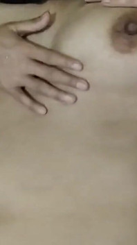 Sex incitant cu înregistrare de acasă Pizdă păroasă minusculă linsă din dorința sexuală
