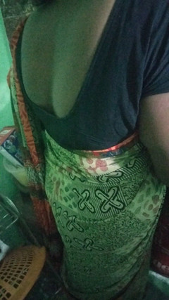 Tamil lesbian: 新しいおばさんを着たサリーが話す