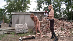 Lezdom Austria: Trestná tábor pro otrokyně!