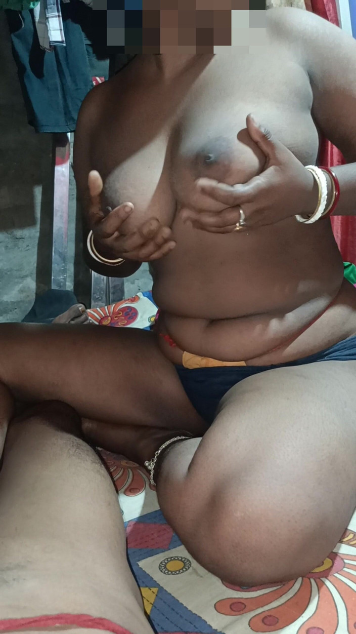 Monika Bhabhi: La sorellastra l'adorava