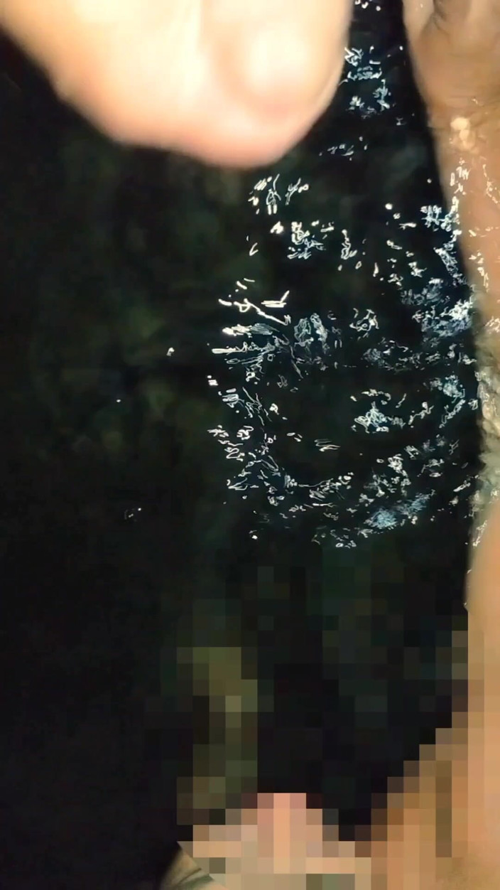 Estebanyanna: Faufile-t-elle pour baiser sa meilleure amie tard dans la nuit...
