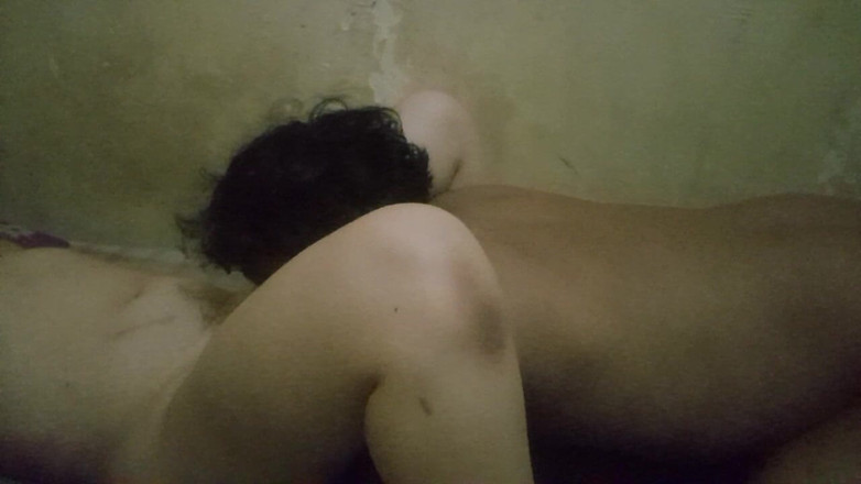 Angelina Pop: Jilat memek tante sampai muncrat