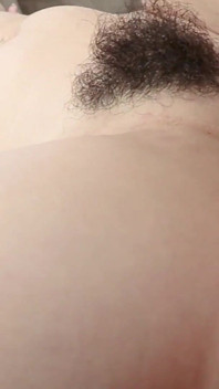 Ficken Sie den Arsch der haarigen Pussy Bitch