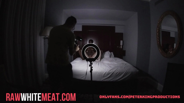 Raw White Meat: Cewek seksi kulit hitam dientot habis-habisan sama kontol besar