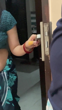 Orang asing di pintu saya dan dikongkek