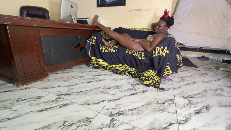 Sex naija 1: Je suis tout loin du continent jusqu’aux Highlands pour surprendre...