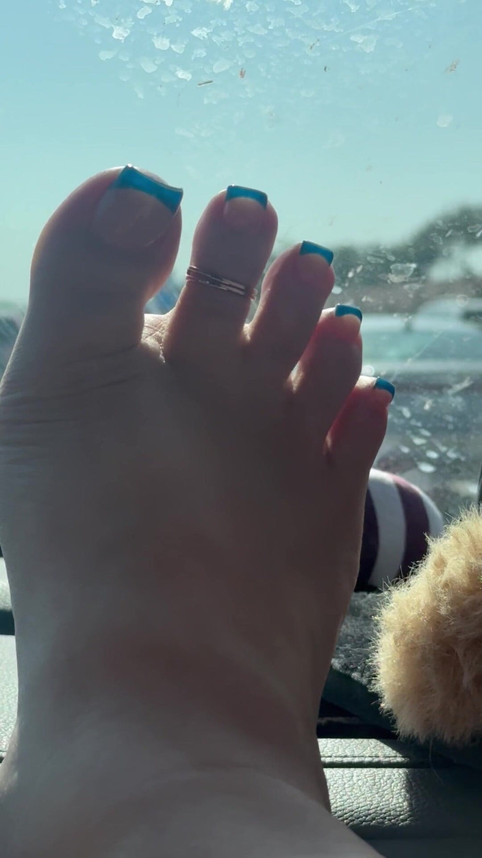 SofieeSoles: Ступни на даше (королевские синие французские кончики)