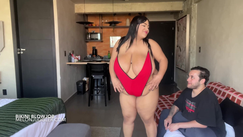 Melon Juggler: Bystiga BBW Nayara Ledu modeller badkläder och sväljer sperma