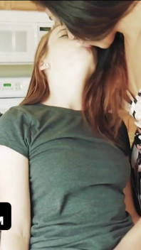 Teamskeet - цікаву тінку обдурюють, щоб лизати тугу дупу та мокру пизду свого домінантного друга