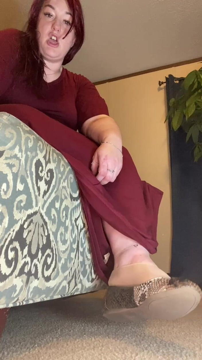 BellaBlast: Sana boşalman için talimat verirken sallıyor ve ayağını sallıyor -bölüm 1 out 2