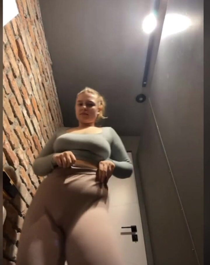 JuiceLussie: Masturbare extremă