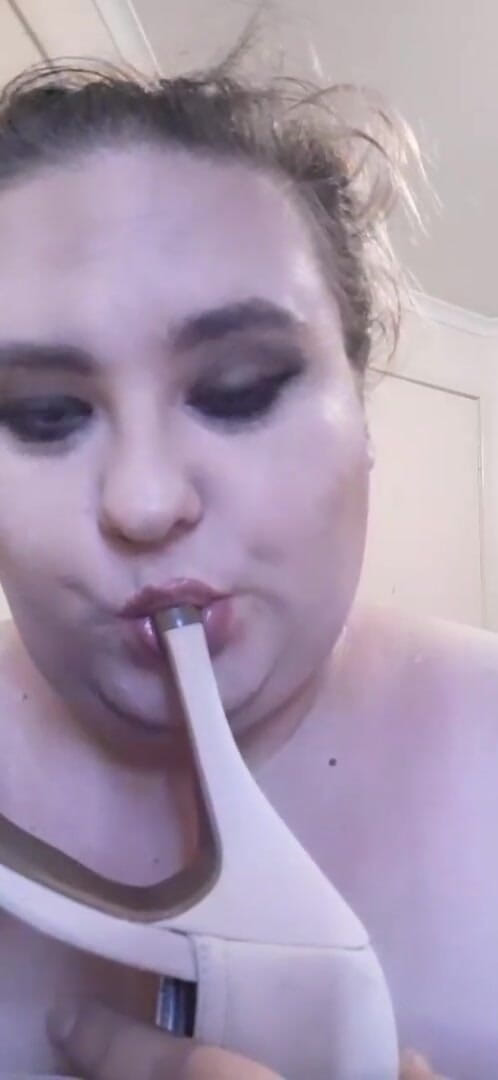 LaLaDelilah: I like putting things in my mouth ep.1