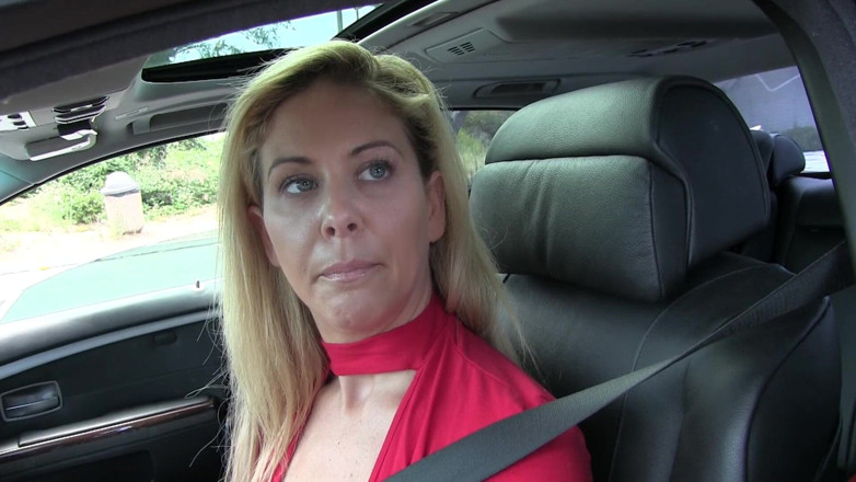 Perv Milfs n Teens: Cherie Deville o kadar iyi sikiliyor ki araba kullanamıyor!