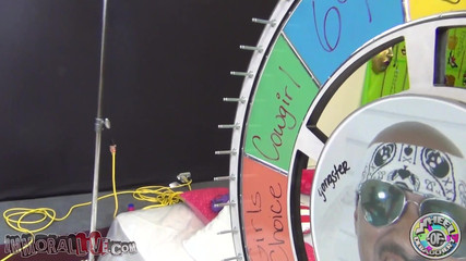 Immoral Live: Süper ateşli siyah saçlı Jenna Presley diğer kadınlar gibi fışkırtabilir