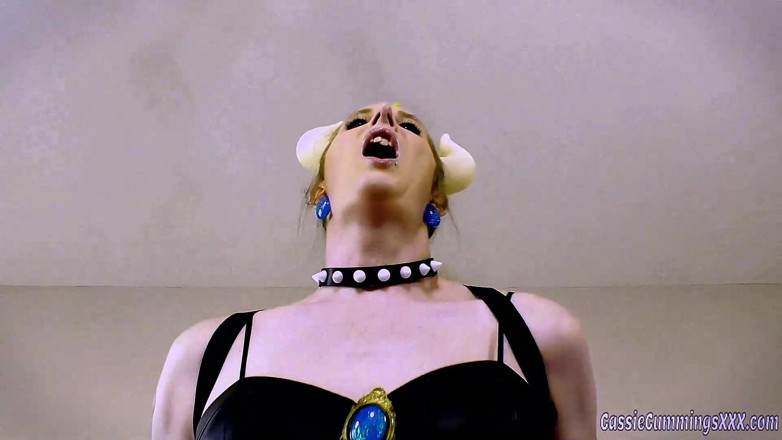 Cassie Cummings: Bowsette neuken in haar kasteel - pov-seks