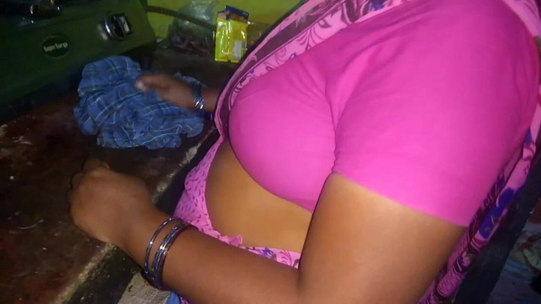 Desi Sathiya: Suri rumah Panas India Romance Hasband di dapur