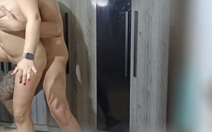 Exhibitionist wife studio: La moglie tettona