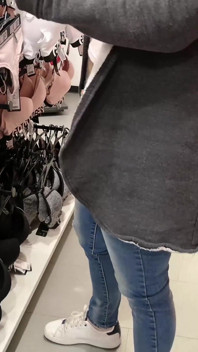 A Quickie to a Security Guy in the Fitting Room