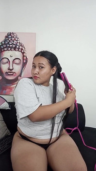 Model webcam ini pengen banget dientot habis-habisan sama pantat bahenolnya