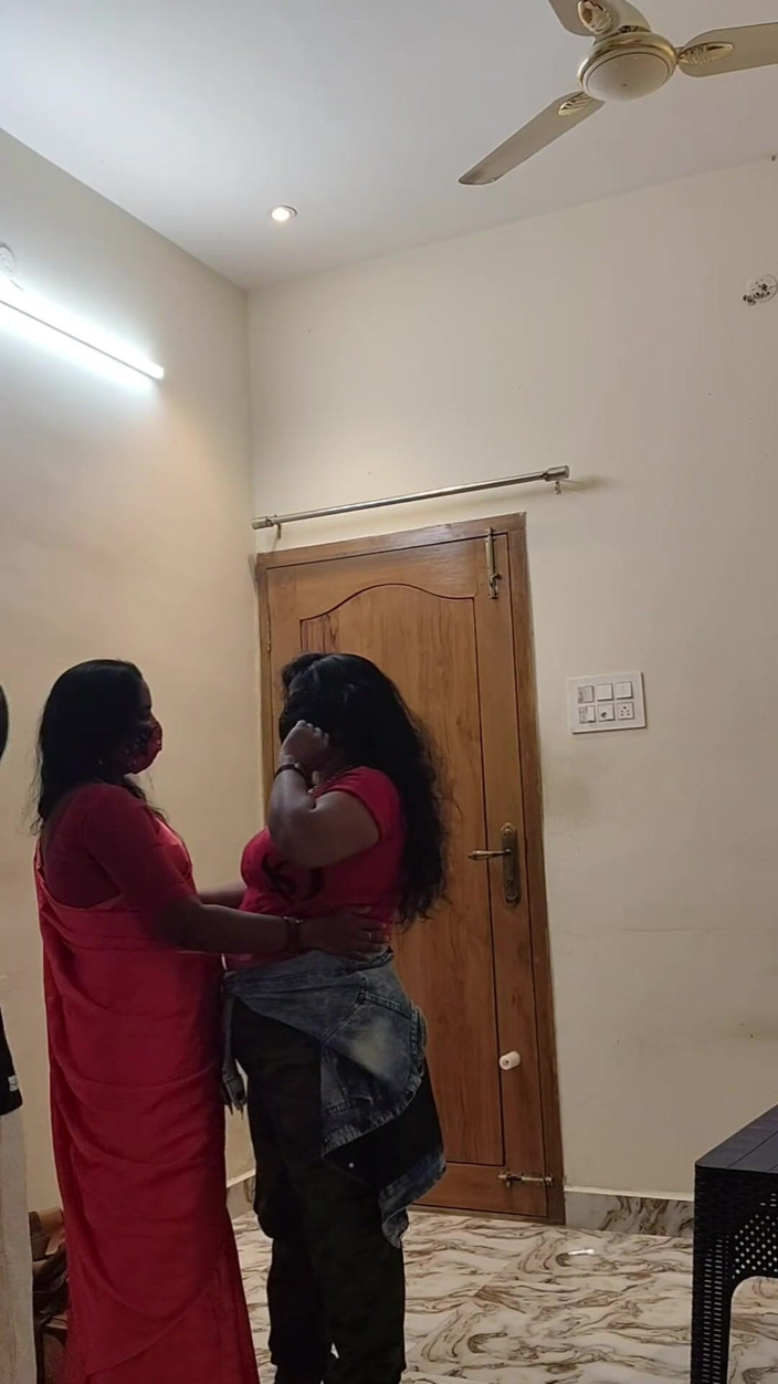 Thesana: Kakak ipar dientot