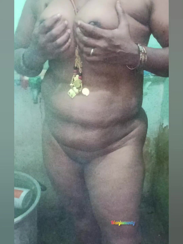 MANJULAK: Tamil tia com voz