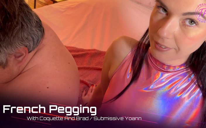 Queen Coquette: French Pegging — він смокче мого чоловіка, поки я трахаю його дупу ременем! Інтенсивний анальний оргазм