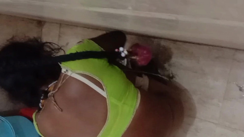 fullyloadedvid: Desi village zia sesso in bagno