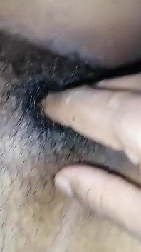หีเอเชียแน่นเปียกน้ำ อยากให้แตกข้างใน ช่วยเย็ดแรงๆ หน่อย
