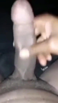 Nata4sex - homealone acariciando meu grande pau duro