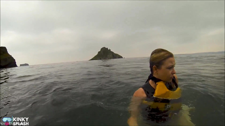 UKCuteGirl Lucy Lauren: gair tairaak ke lie khula paani kayak aapda - lifejacket dvara...